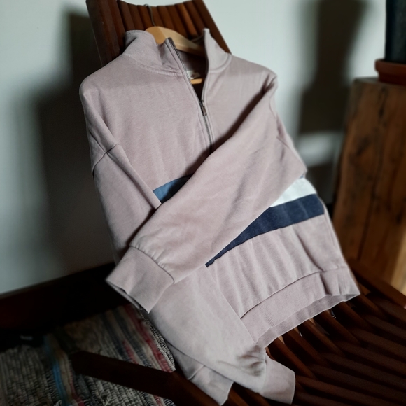 Hippie Rose sweater size sm. - Picture 2 of 7